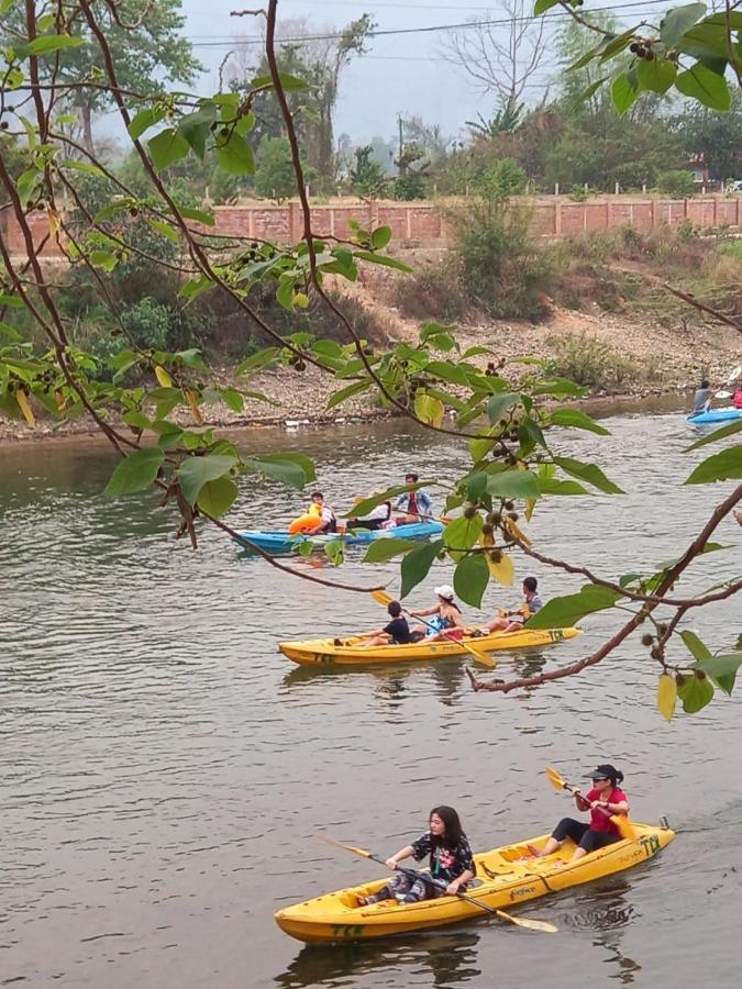 Riverside Garden Hostel Vang Vieng Dış mekan fotoğraf