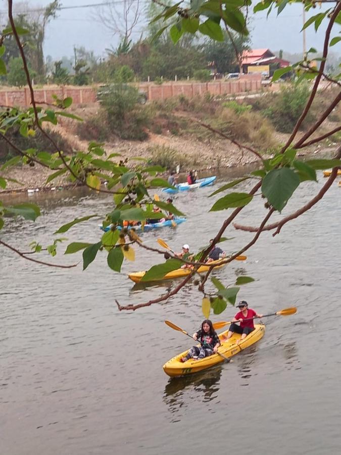 Riverside Garden Hostel Vang Vieng Dış mekan fotoğraf