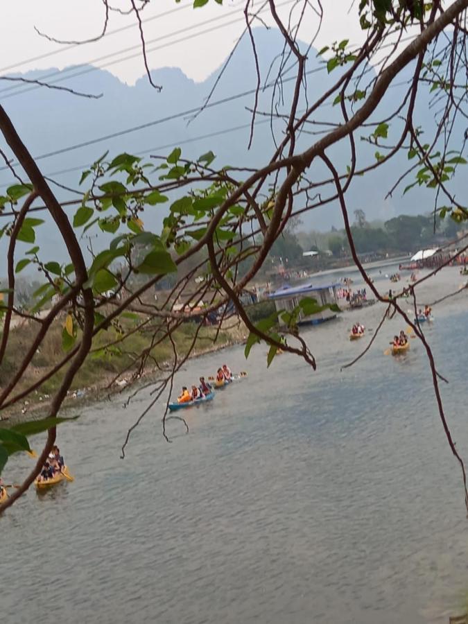 Riverside Garden Hostel Vang Vieng Dış mekan fotoğraf