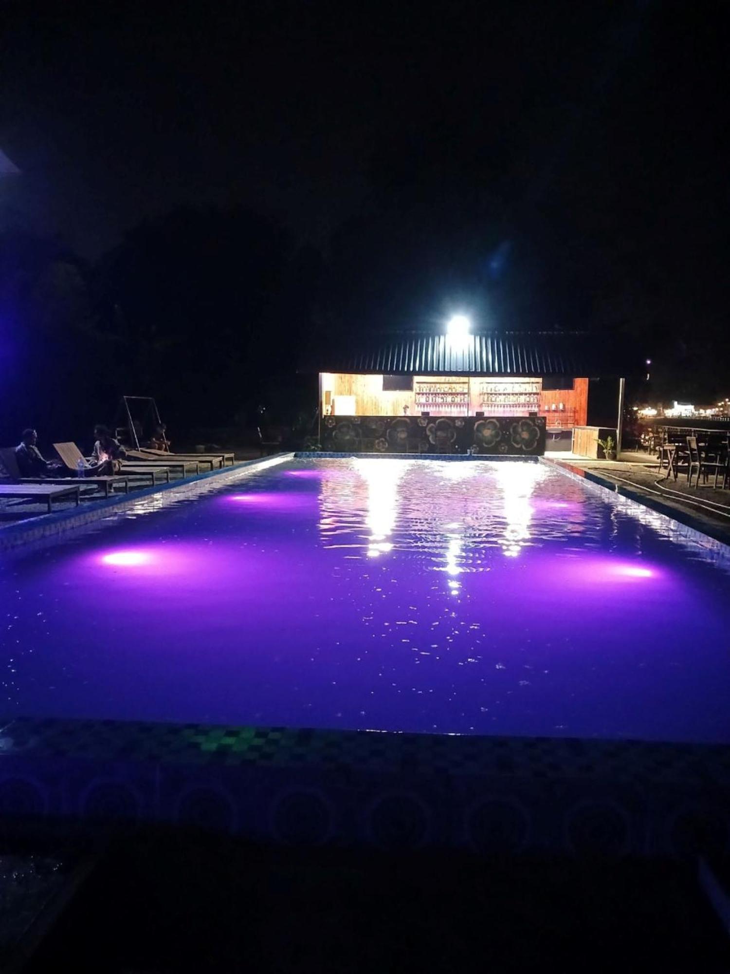 Riverside Garden Hostel Vang Vieng Dış mekan fotoğraf