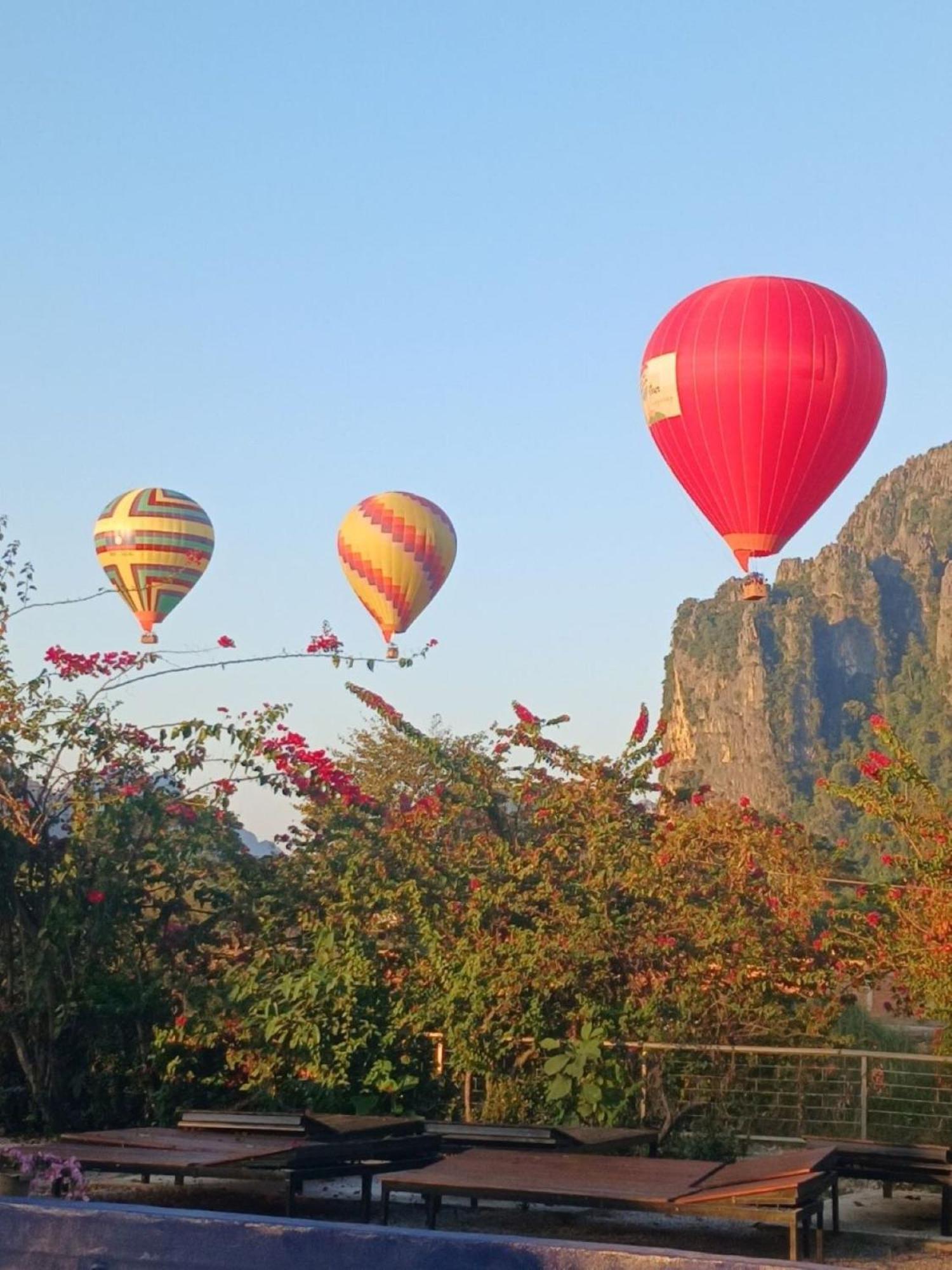 Riverside Garden Hostel Vang Vieng Dış mekan fotoğraf